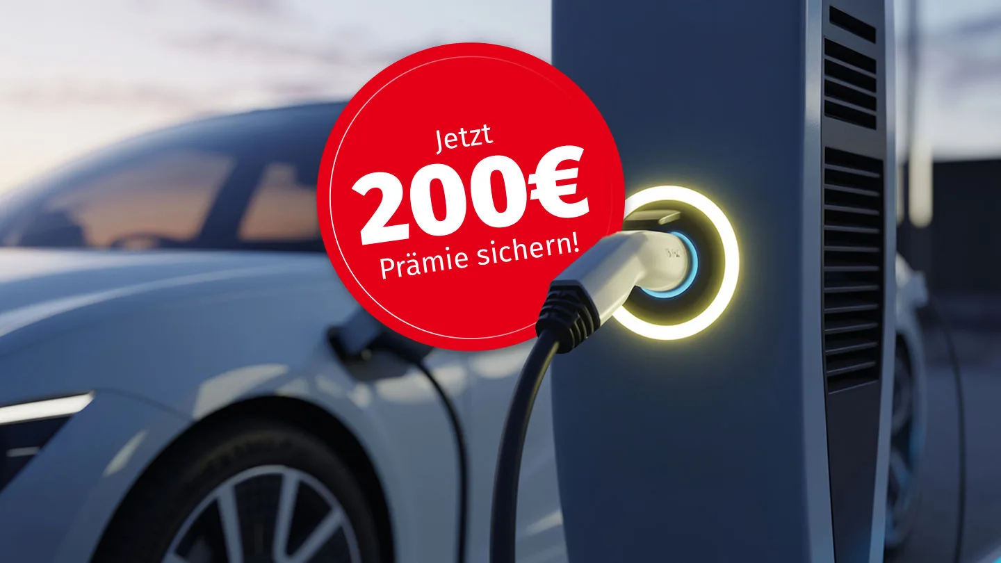 Ein Elektroauto wird an einer Ladesäule geladen. Störer: Jetzt 200 Euro Prämie sichern!