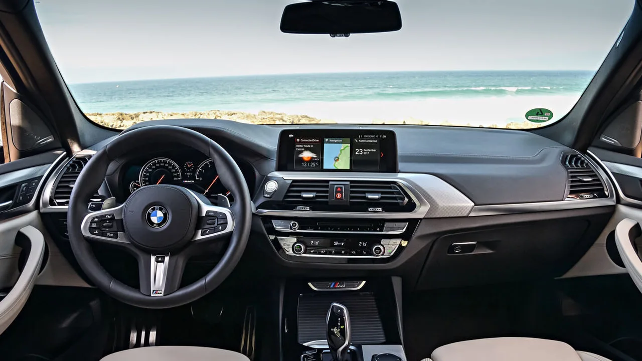 BMW X3 Cockpit