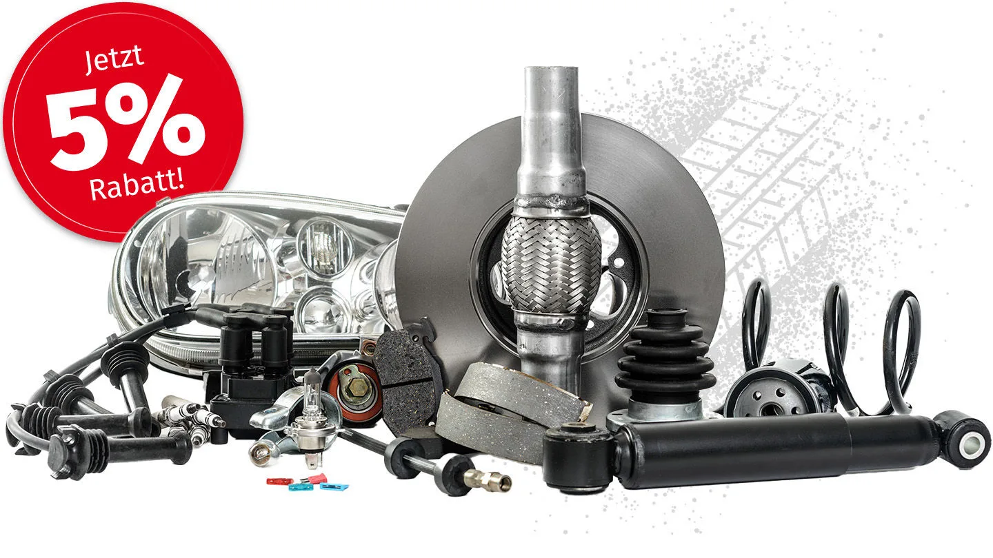 Verschiedene Autoteile und Zubehör liegen zusammen.