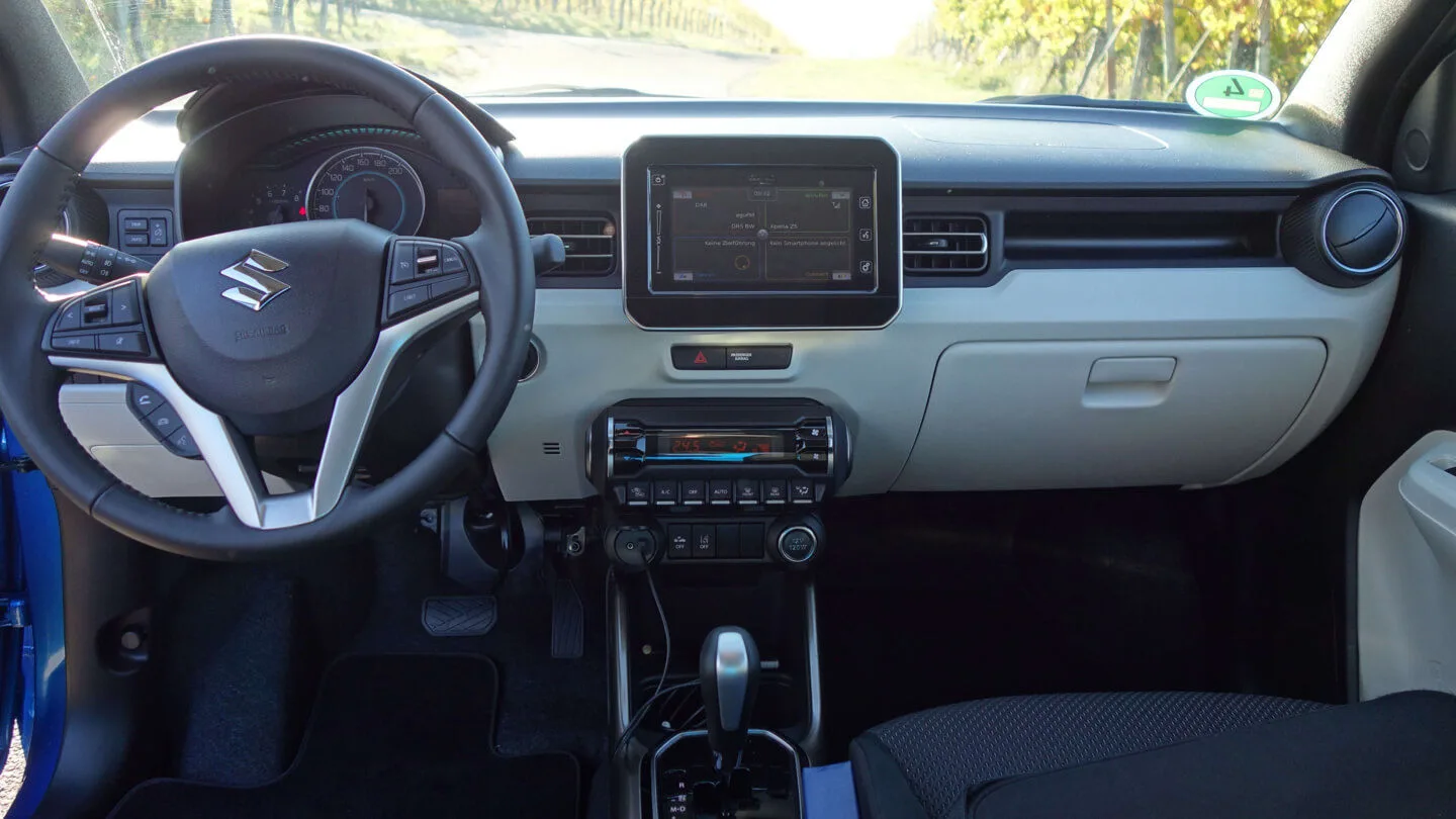 Suzuki Ignis Cockpit
