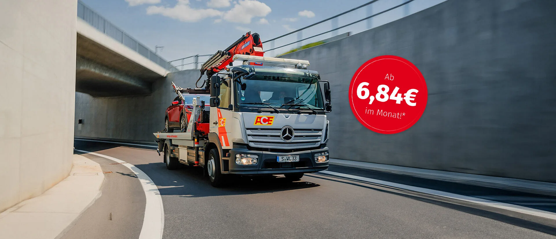 ACE Abschlepper unter der Brücke