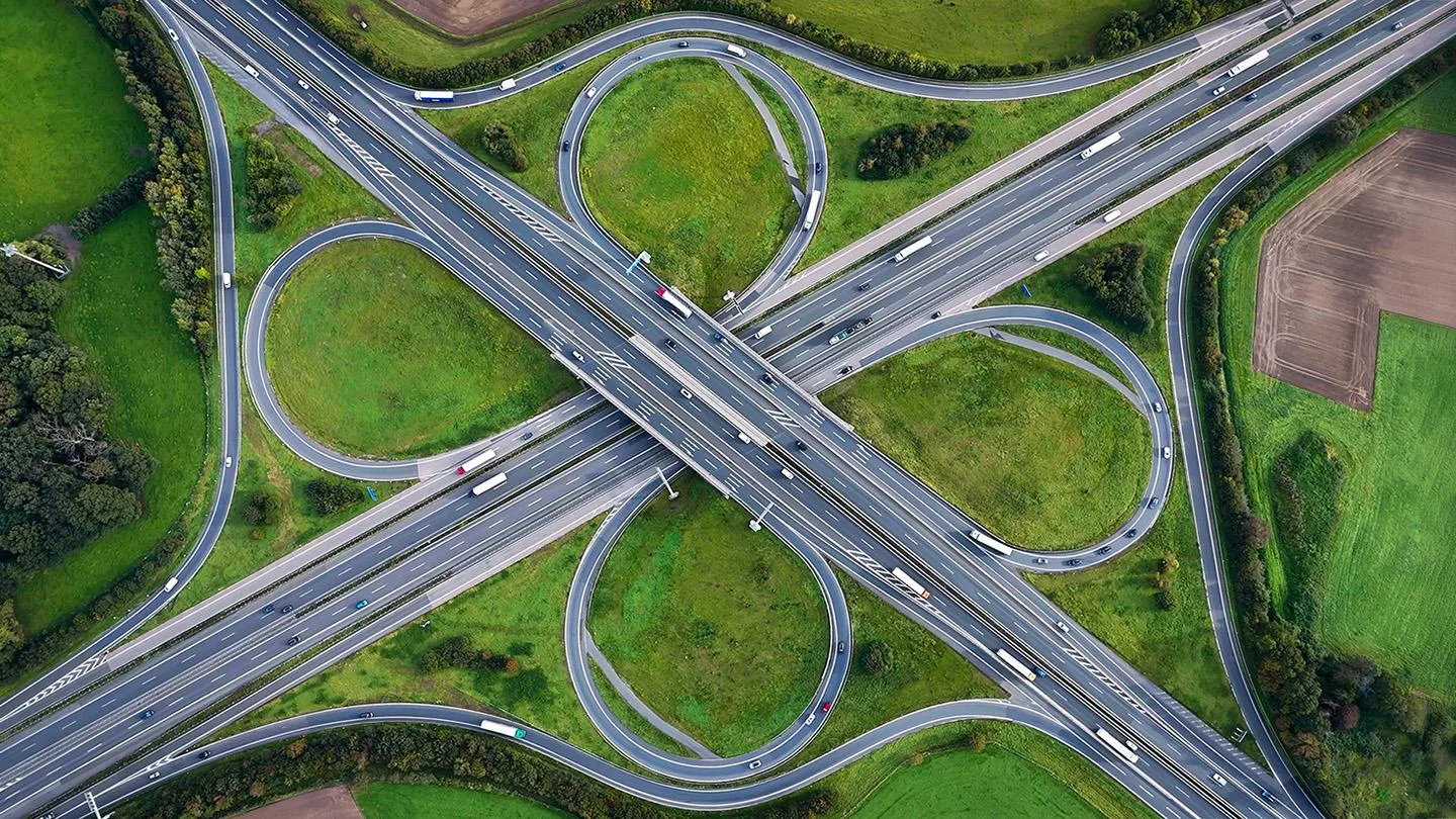 Autobahnkreuz von oben