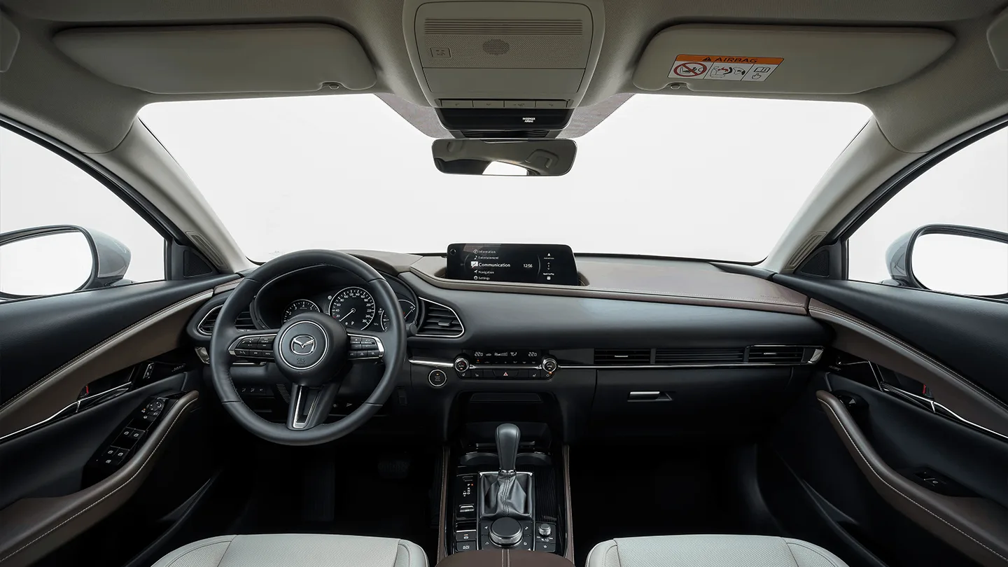 Mazda CX-30 Innenraum Fahrer und Beifahrer