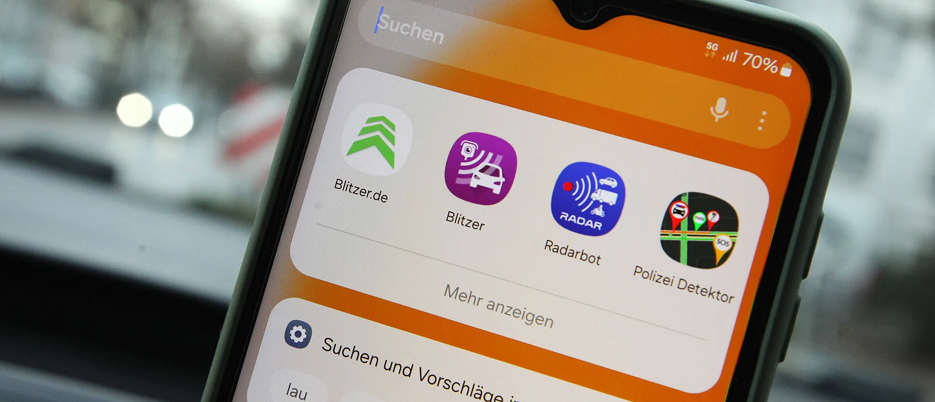 Auswahlö von Blitzer-Apps auf dem Smartphone
