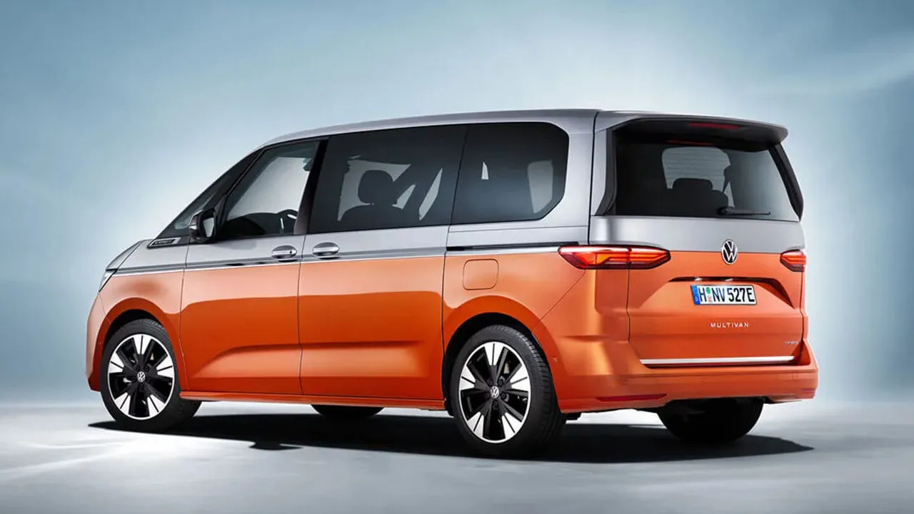 VW Bulli T7 Heckansicht