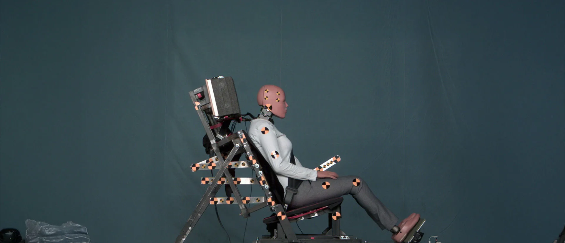 Weiblicher Crash-Test-Dummy