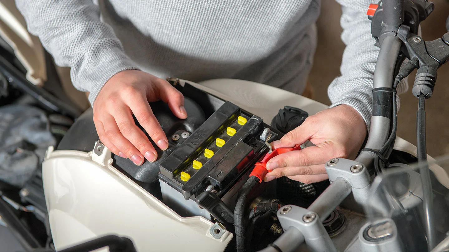 Motorradbatterie
