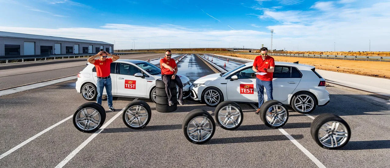 Sommerreifentest Testfahrer Reifen der Dimension 225/40 R18 mit zwei VW Golf 8