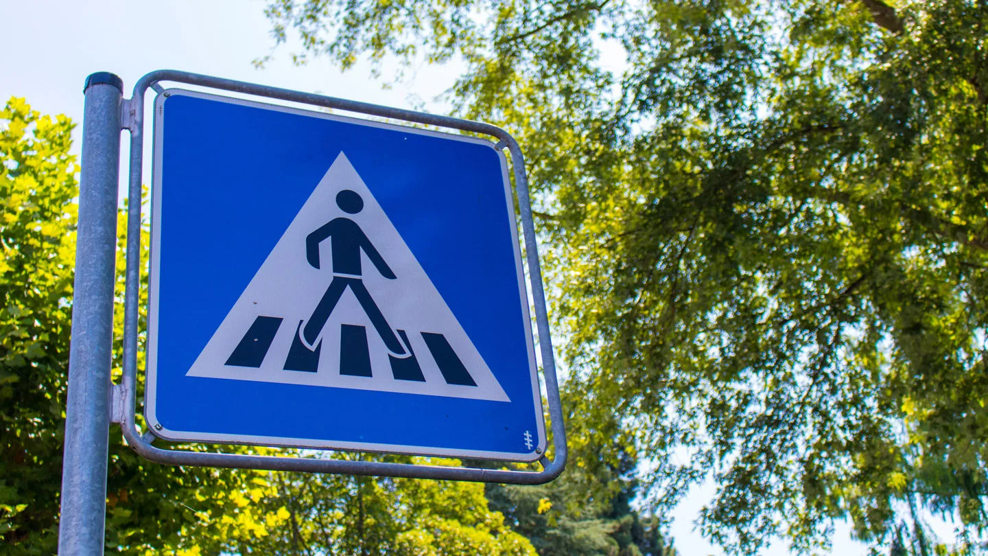 Verkehrszeichen Fußgängerüberweg