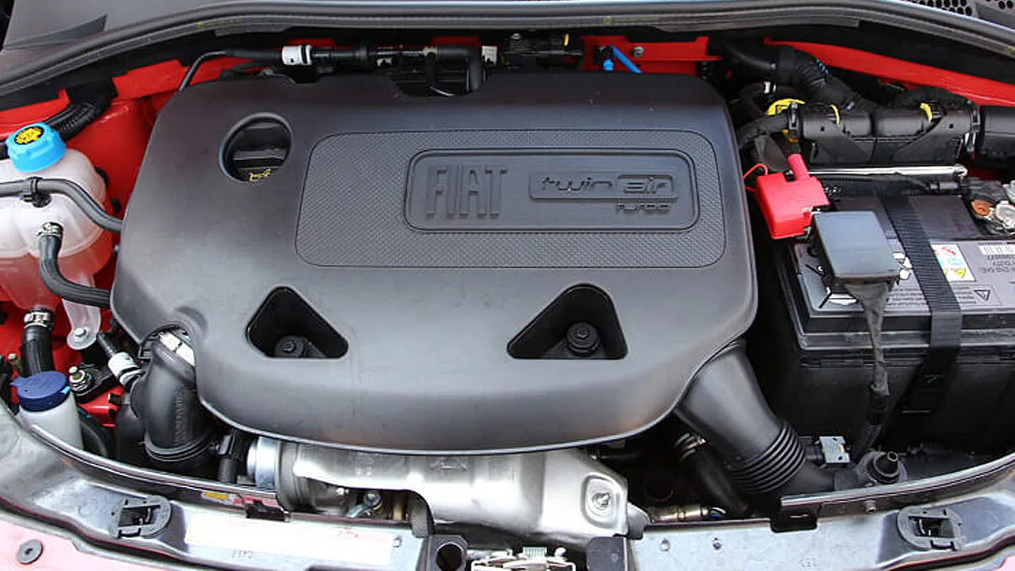 Motorraum Fiat 500c