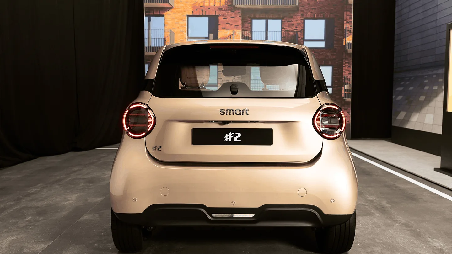 Der Smart #2 von hinten.