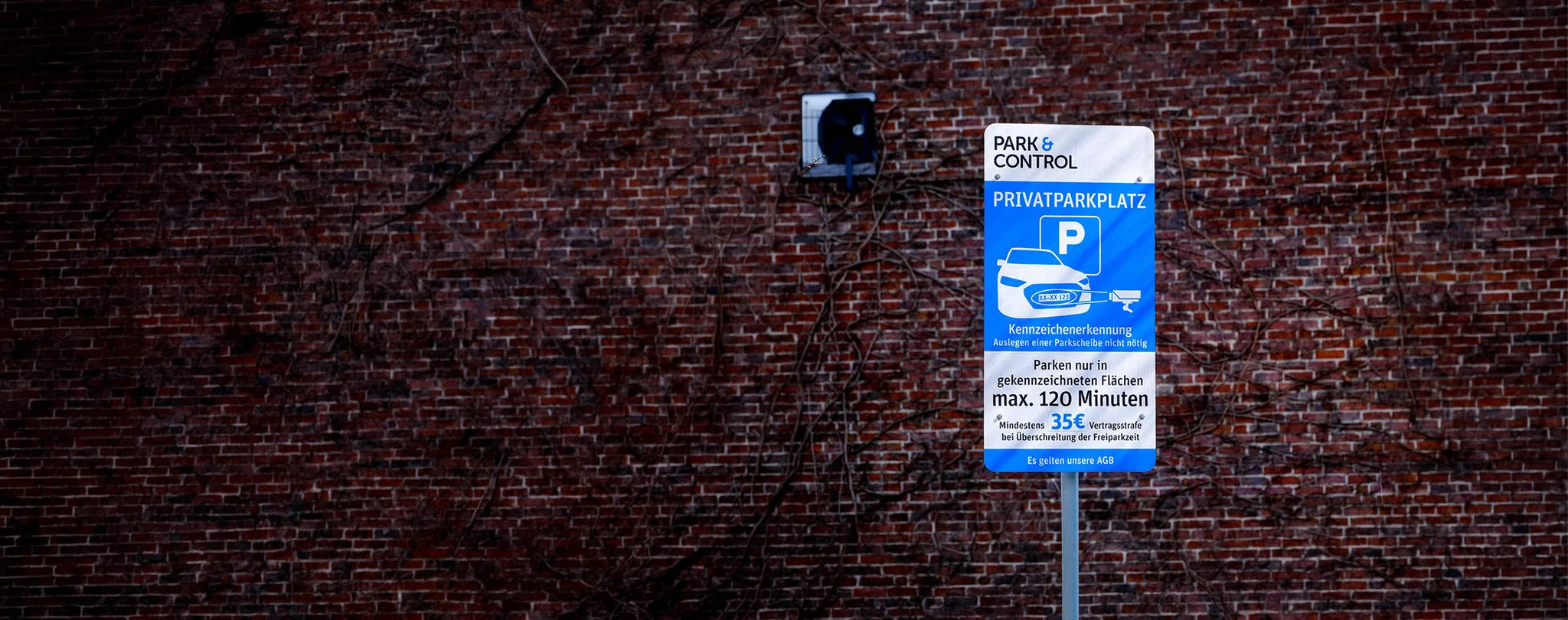 Schild eines Parkplatzes