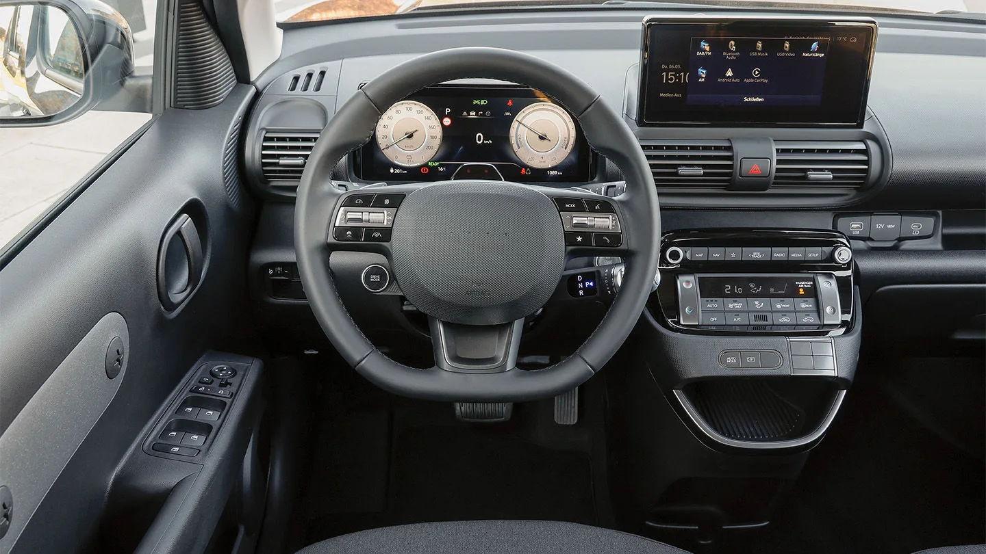 Cockpit des Hyundai Inster