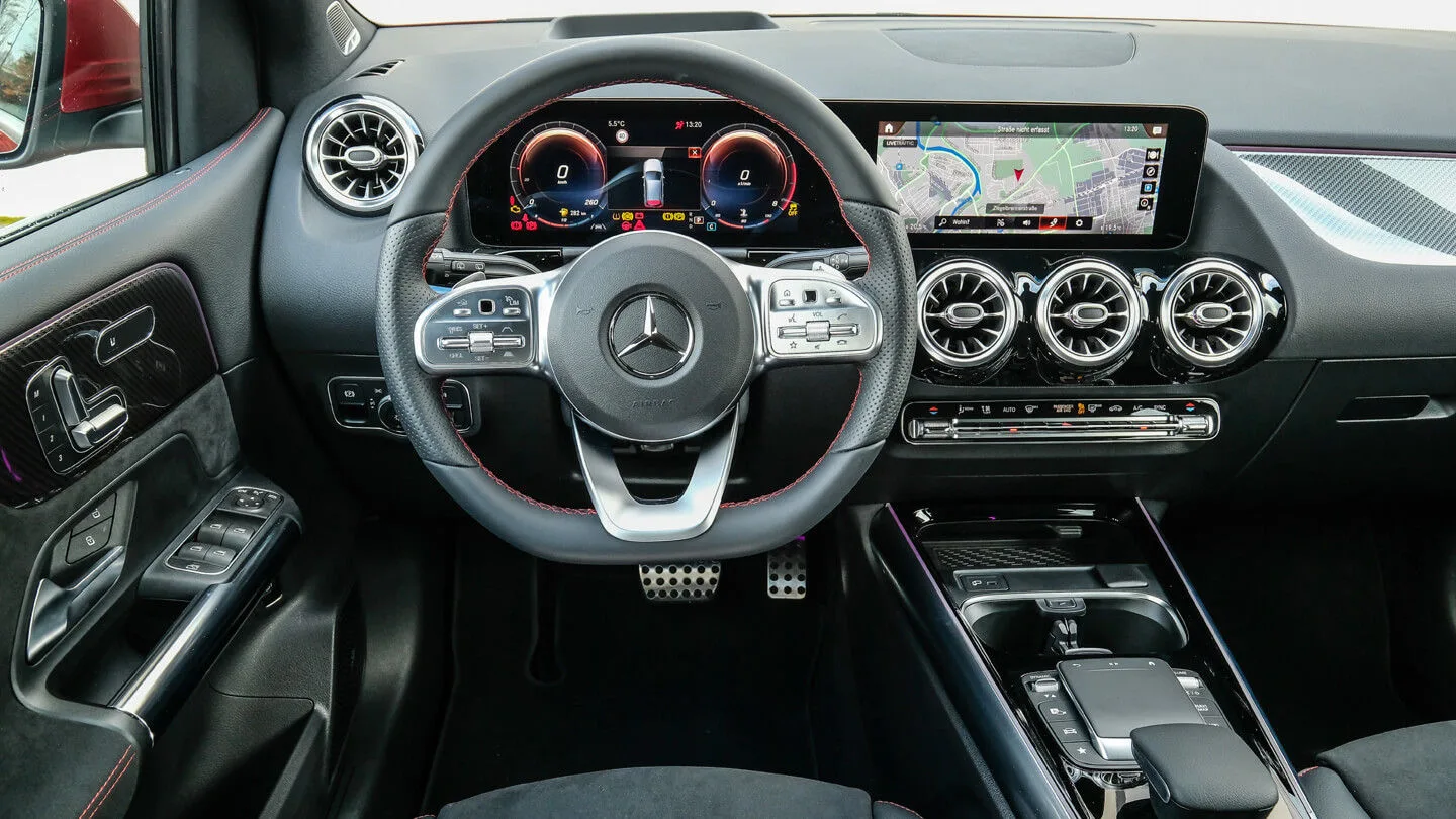 Mercedes-Benz B 200 Sports Tourer Cockpit