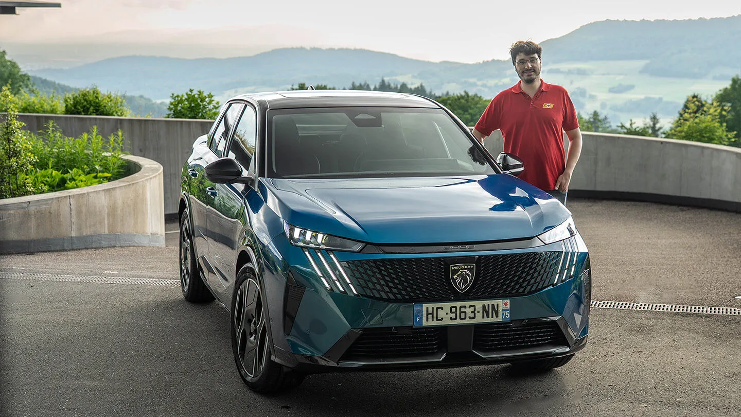 Peugeot E-3008 von vorne