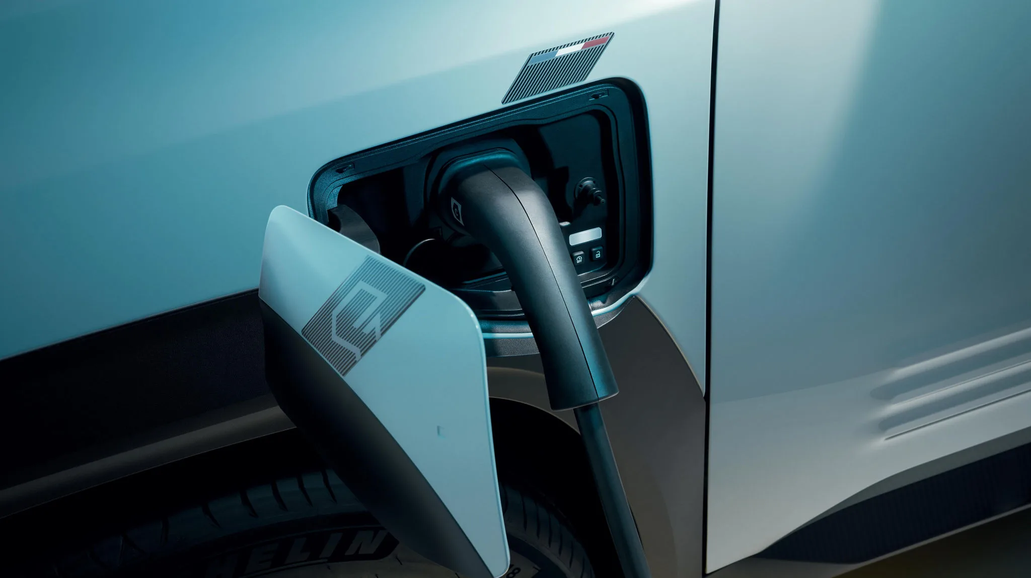 Renault 4 beim Laden