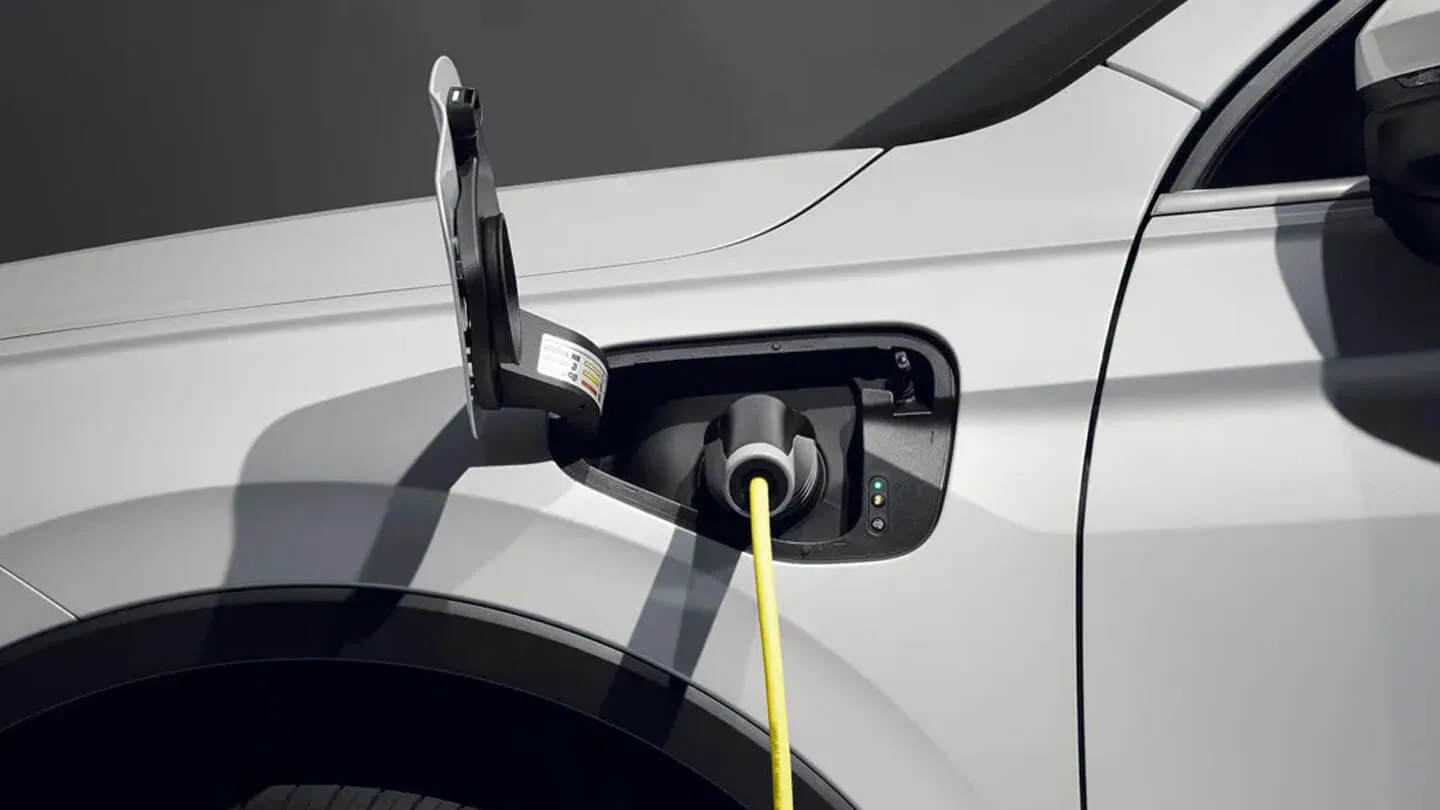 VW Tiguan eHybrid laden