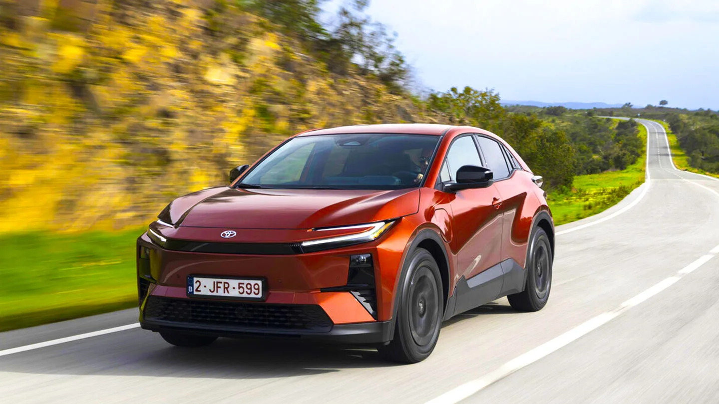 Toyota CHR+ Front fahrend