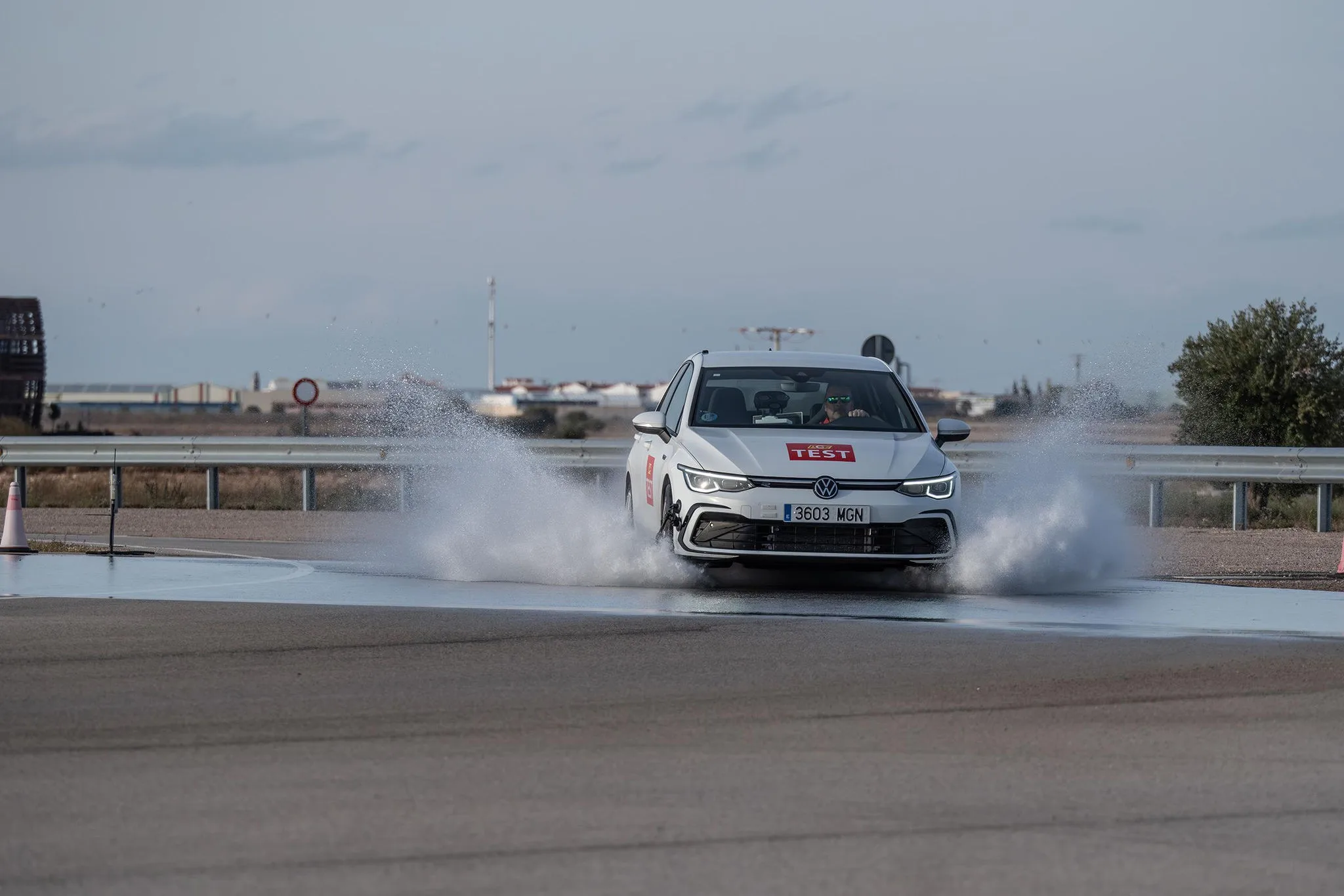 Verhalten bei Aquaplaning I