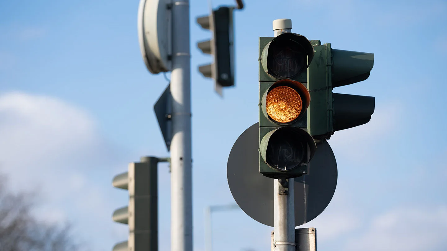 Die Ampel Hat Gerade Auf Gelb Gewechselt